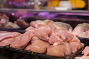 Cepea: preços médios da carne de frango ficaram mais elevados em março